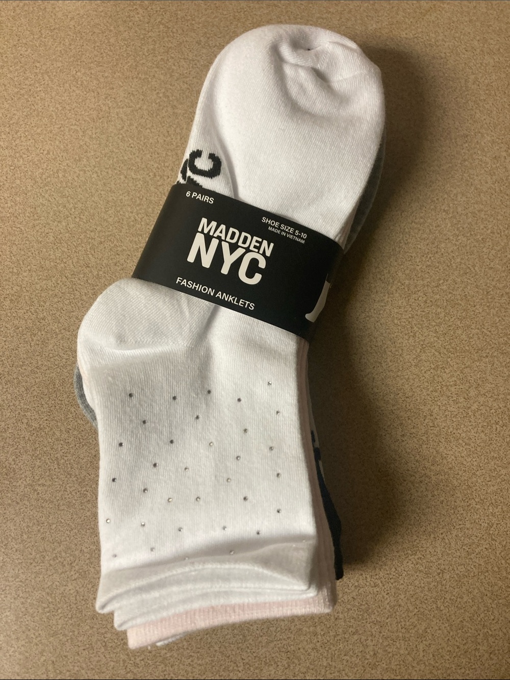 Madden NYC Women's White Fashion Anklet Socks - 6 Pairs